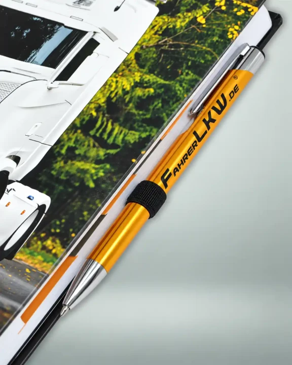 lkw-fahrer-kalender-2027-stifthalter-orangefarbener-stift